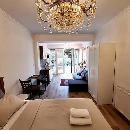 Terrace With Kitchen - Kindstay Prague Airport