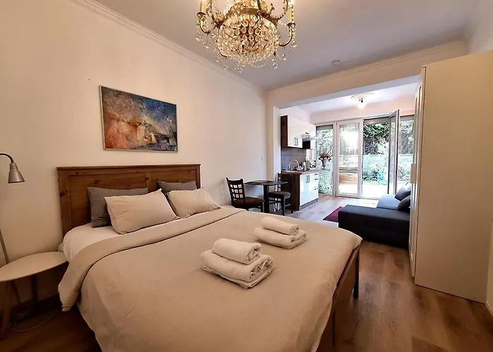 Terrace - Kindstay Prague Airport Apartment Tuchomerice